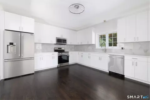 18 Blakeman Rd, Plymouth, CT 06782