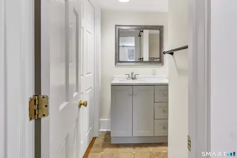 Bath - 274 Lyons Plain Rd, Weston, CT 06883 photo 3 of 6