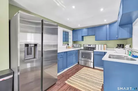 Kitchen - 274 Lyons Plain Rd, Weston, CT 06883 photo 3 of 5