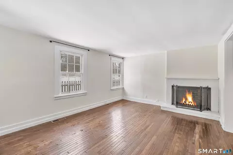 Living - 274 Lyons Plain Rd, Weston, CT 06883 photo 4 of 10