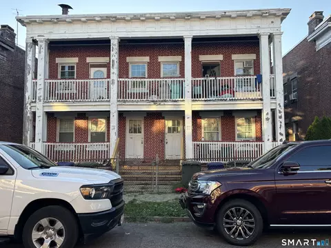 397 Dover St, Bridgeport, CT 06610