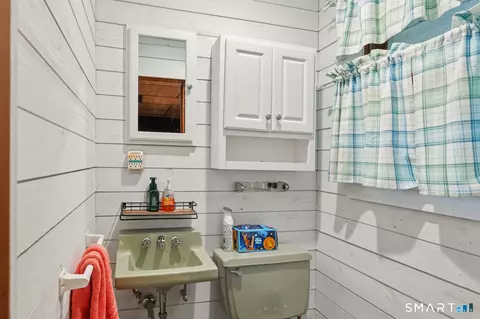 Bath - 110 Terwilleger Rd, Killingly, CT 06239 photo 3 of 3