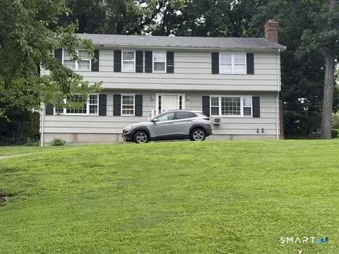 70 Crest Ter, Fairfield, CT 06825