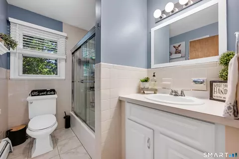 Bath - 124 Beverly Rd, Torrington, CT 06790 photo 1 of 3