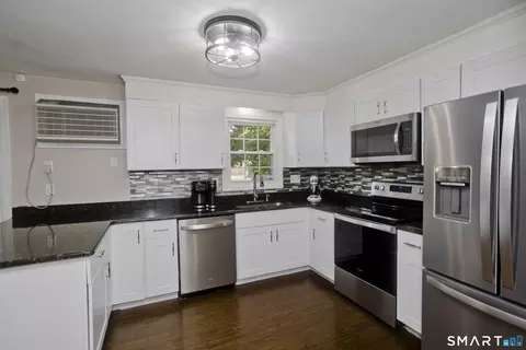 Kitchen - 52 Brandywine Ln #52, Suffield, CT 06078 photo 3 of 4