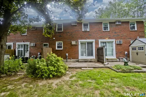 Exterior - 52 Brandywine Ln #52, Suffield, CT 06078 photo 2 of 3