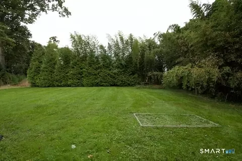 Exterior - 88 Vineyard Rd, Hamden, CT 06517 photo 5 of 5