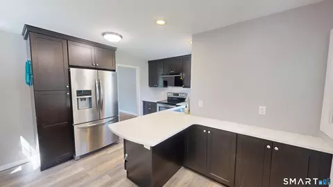 Kitchen - 88 Vineyard Rd, Hamden, CT 06517 photo 2 of 5