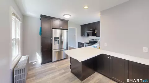 Kitchen - 88 Vineyard Rd, Hamden, CT 06517 photo 3 of 5