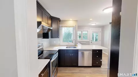 Kitchen - 88 Vineyard Rd, Hamden, CT 06517 photo 1 of 5
