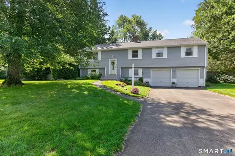 5 Parsons Dr, Simsbury, CT 06070
