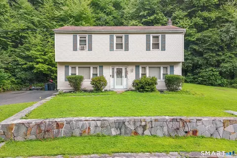 34 Pilgrim Trl, Woodbury, CT 06798