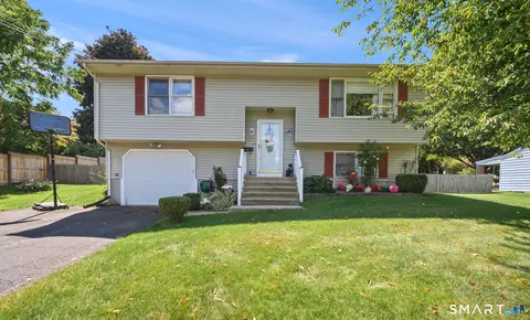 153 Orchard St, Meriden, CT 06450