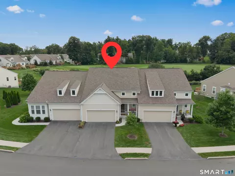 733 Championship Dr #733, Oxford, CT 06478