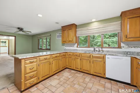 Kitchen - 5 Birch Rd, Bloomfield, CT 06002 photo 2 of 5