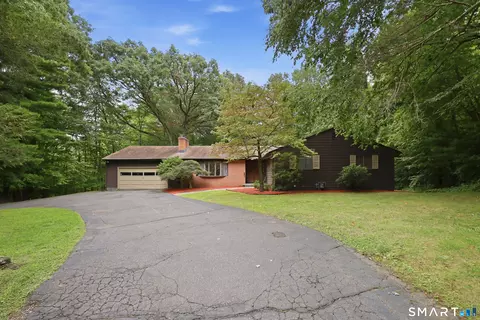Exterior - 5 Birch Rd, Bloomfield, CT 06002 photo 2 of 4