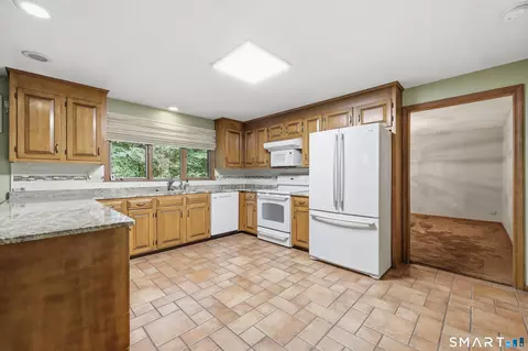 Kitchen - 5 Birch Rd, Bloomfield, CT 06002 photo 1 of 5