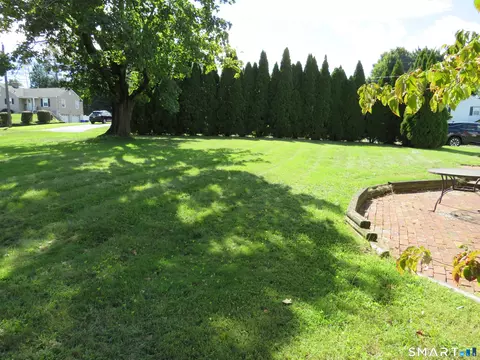Exterior - 562 Wells Rd, Wethersfield, CT 06109 photo 5 of 7
