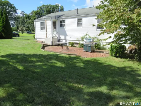 Exterior - 562 Wells Rd, Wethersfield, CT 06109 photo 4 of 7