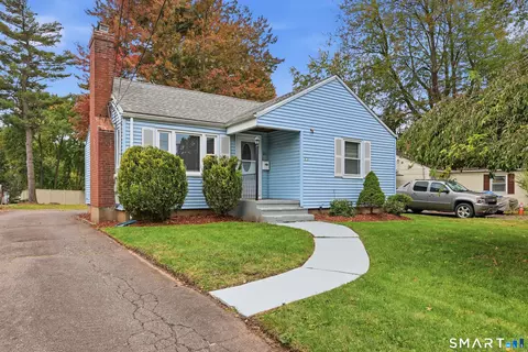 21 Elmfield St, West Hartford, CT 06110