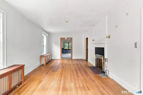 Living - 14 Kellogg St, Windsor, CT 06095 photo 1 of 3