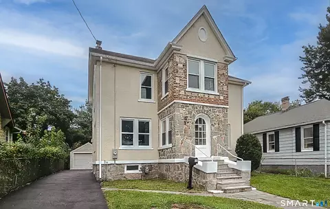 79 Evelyn St, Stratford, CT 06615