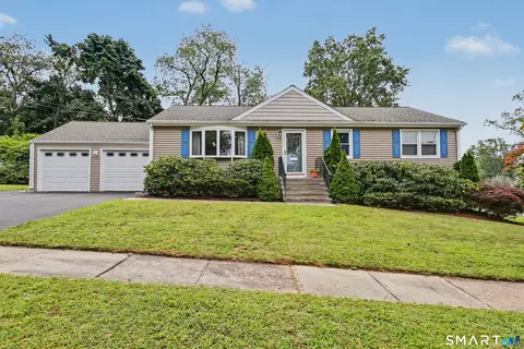 35 Sunrise Ter, Stratford, CT 06614