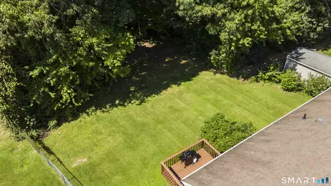 Exterior - 67 Crest St, Waterbury, CT 06708 photo 3 of 4