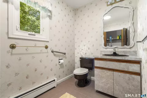 Bath - 67 Crest St, Waterbury, CT 06708 photo 4 of 4