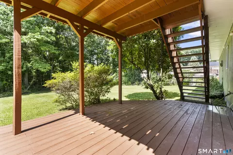 Exterior - 67 Crest St, Waterbury, CT 06708 photo 4 of 4