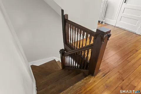 Entry Way - 517 N Main St, Suffield, CT 06078 photo 3 of 3