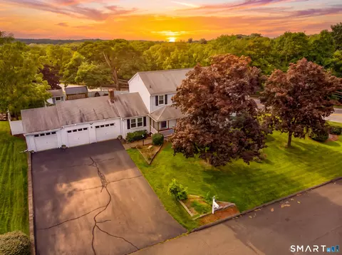 13 Sunset Rdg, Rocky Hill, CT 06067