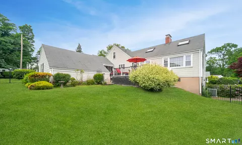 Exterior - 798 Wells Rd, Wethersfield, CT 06109 photo 6 of 8