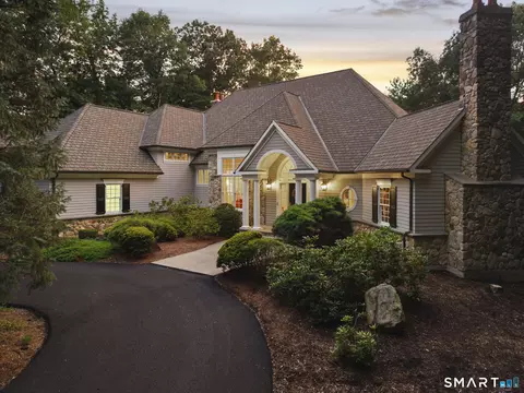 10 Pembroke Hl, Farmington, CT 06032