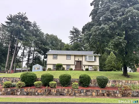 118 Wickham Dr, East Hartford, CT 06118