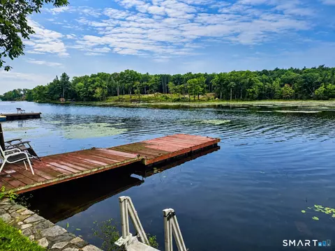 89 Sandy Beach Rd #89, Middlebury, CT 06762