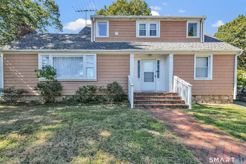 86 Vanguard St, Bridgeport, CT 06606