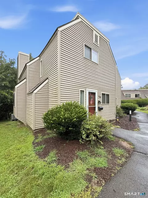 129 Library Ln #129, Simsbury, CT 06070