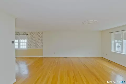 Living - 1 Strathmore Ln #1, Suffield, CT 06078 photo 5 of 6