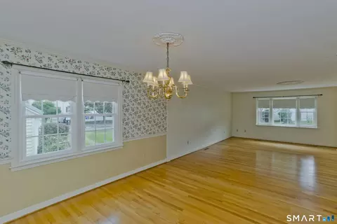 Living - 1 Strathmore Ln #1, Suffield, CT 06078 photo 6 of 6