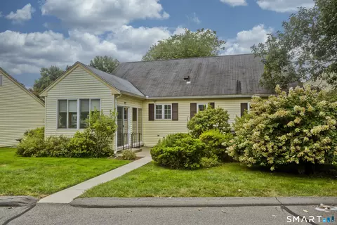 Exterior - 1 Strathmore Ln #1, Suffield, CT 06078 photo 8 of 8