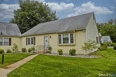 Exterior - 1 Strathmore Ln #1, Suffield, CT 06078 photo 1 of 8