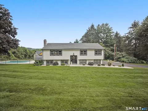 723 Totoket Rd, Northford, CT 06472