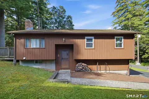 16 Circle Dr, Unionville, CT 06085