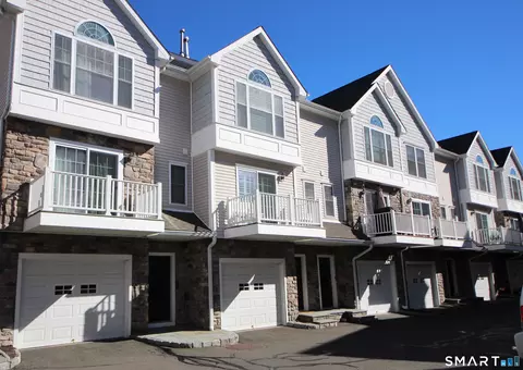 85 Camp Ave #7B, Stamford, CT 06907