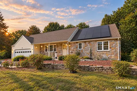 25 Hampshire Dr, Glastonbury, CT 06033