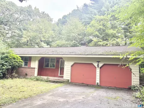 49 Bolton Center Rd, Manchester, CT 06040