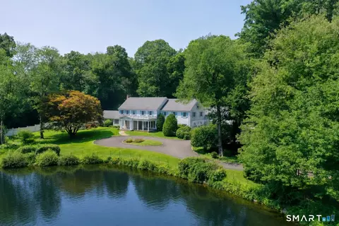 34 Sherwood Ln, New Canaan, CT 06840