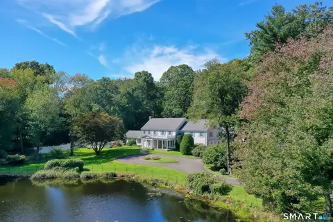 34 Sherwood Ln, New Canaan, CT 06840