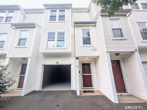 380 Hitchcock Rd #89, Waterbury, CT 06705